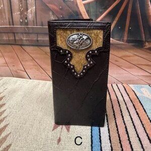 Alligator Print Leather Wallet with Bull Rider Concho On Cowhide Inlay